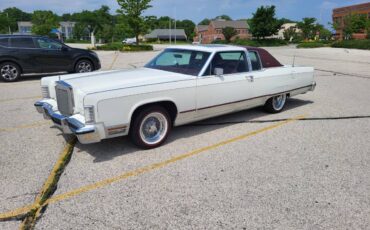 Lincoln-Continental-town-car-1976-white