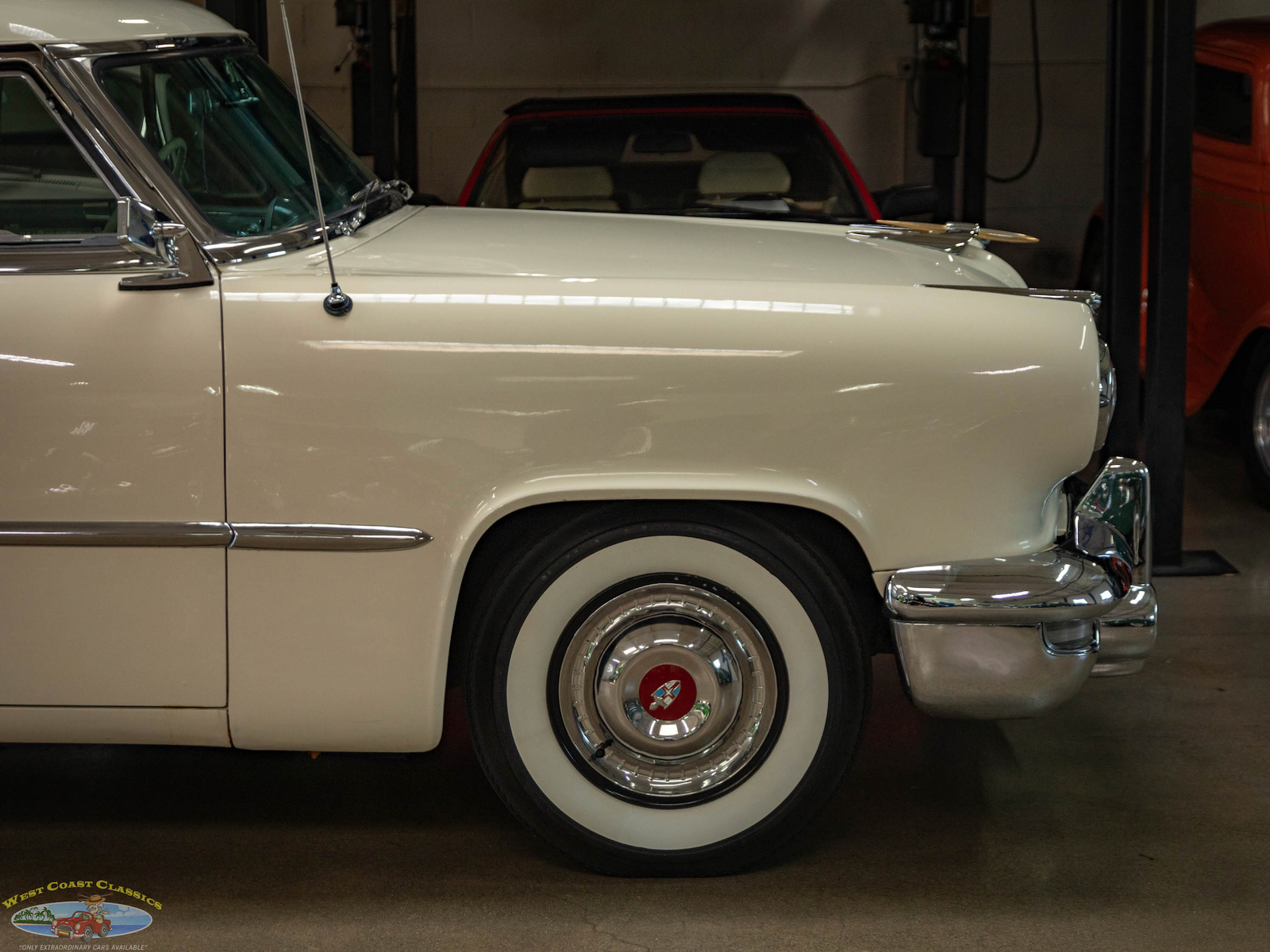 Lincoln-Cosmopolitan-Sport-Coupe-1952-2-Door-Hardtop-3