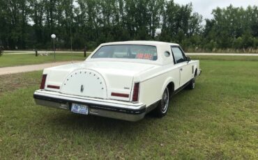 Lincoln-Mark-6-1982-white-1