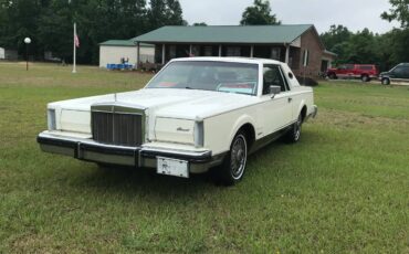Lincoln-Mark-6-1982-white
