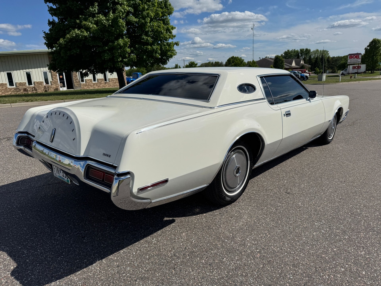 Lincoln-Mark-IV-1972-Coupe-2