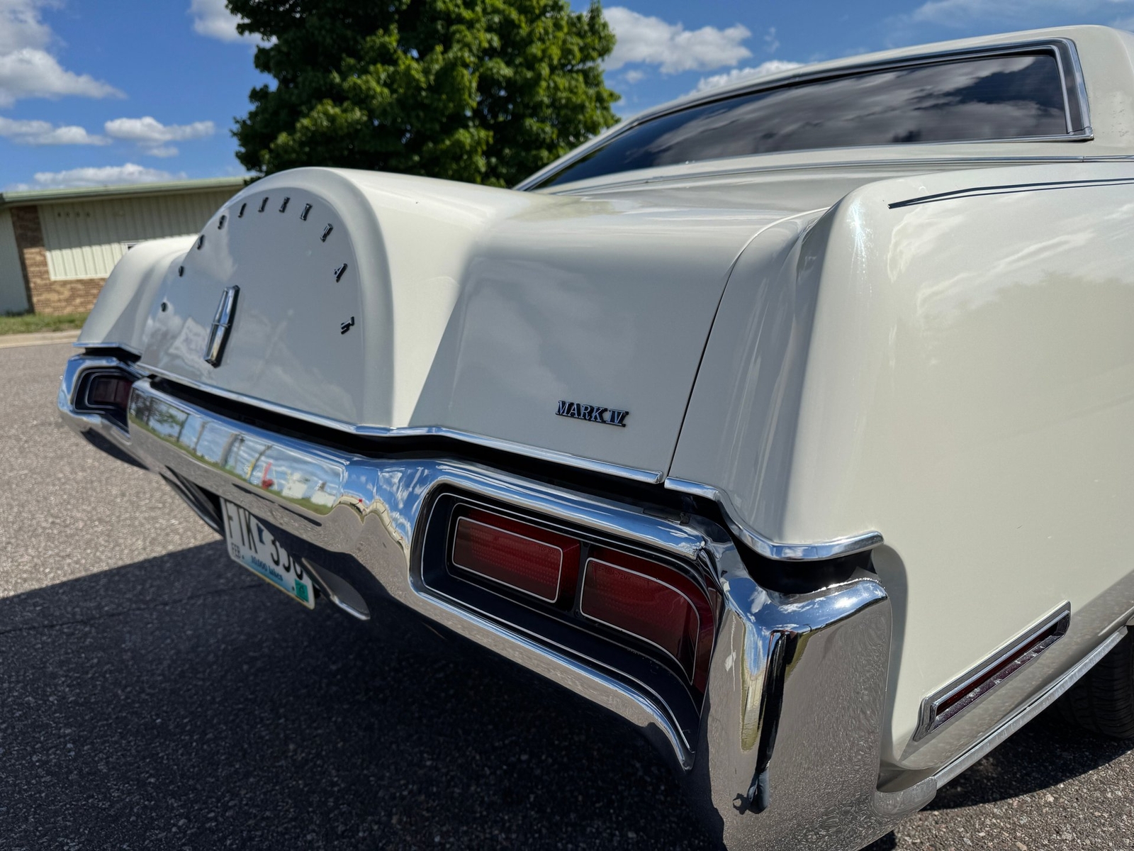 Lincoln-Mark-IV-1972-Coupe-25