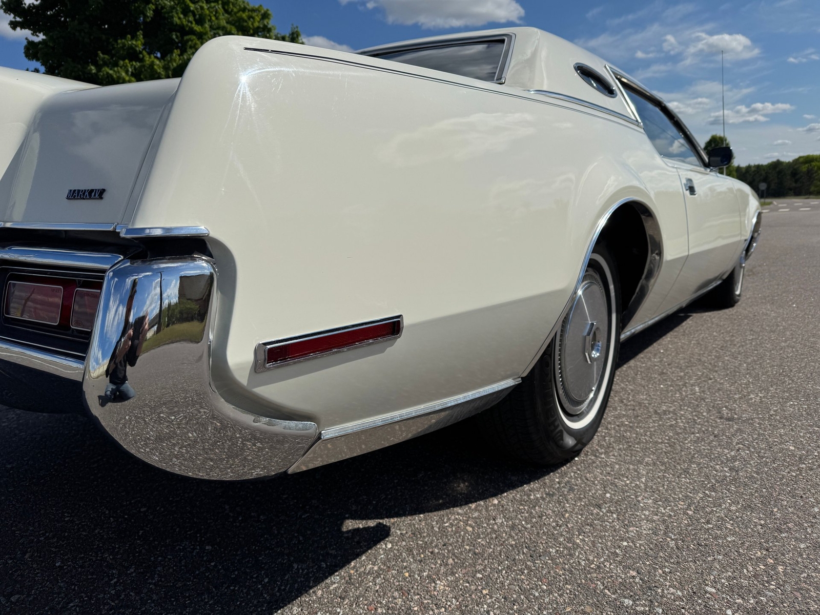 Lincoln-Mark-IV-1972-Coupe-26