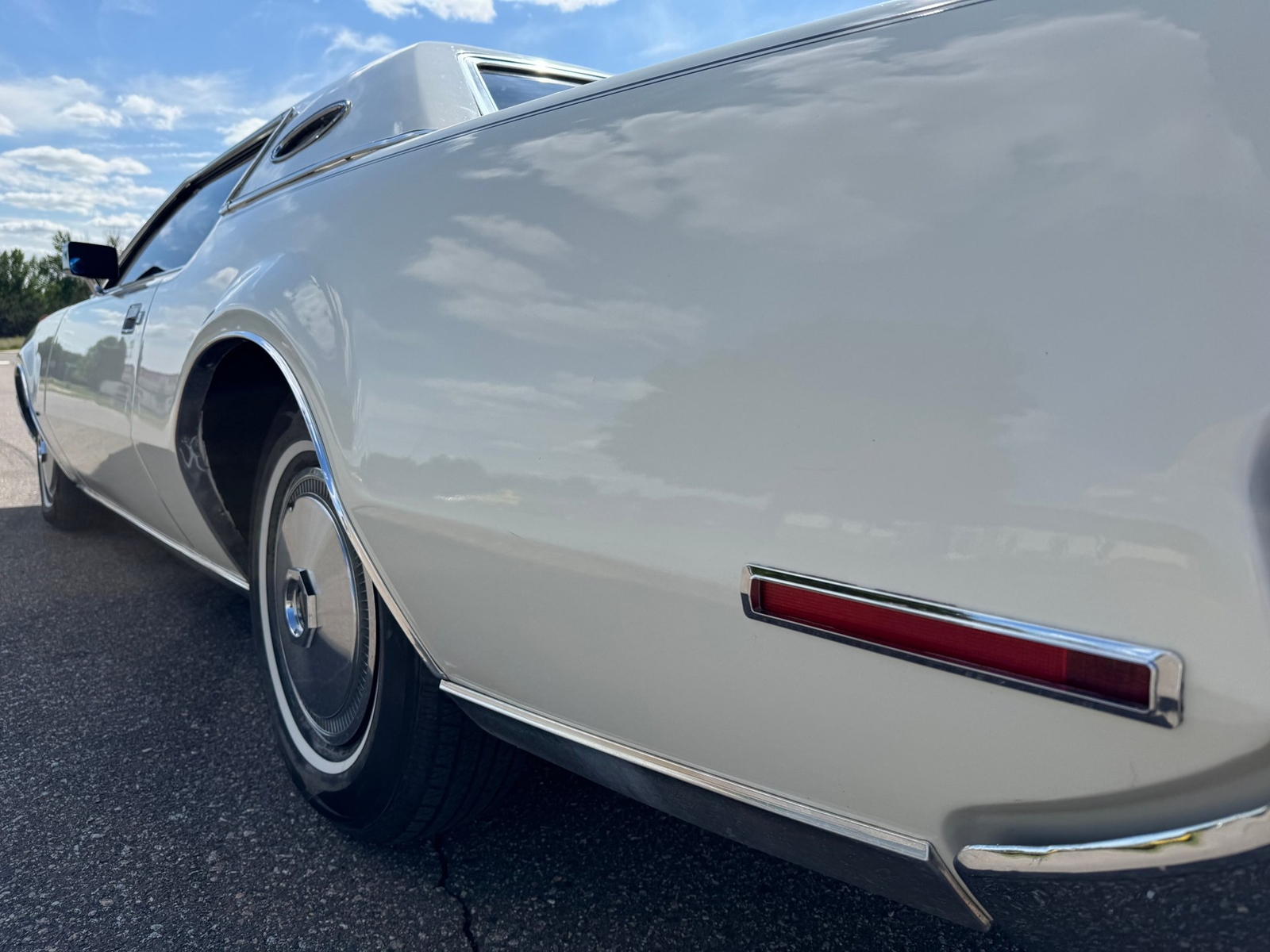 Lincoln-Mark-IV-1972-Coupe-30