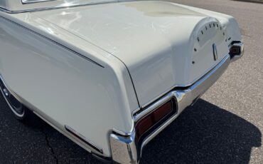 Lincoln-Mark-IV-1972-Coupe-31