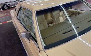 Lincoln-Mark-Series-1979-2-Door-10