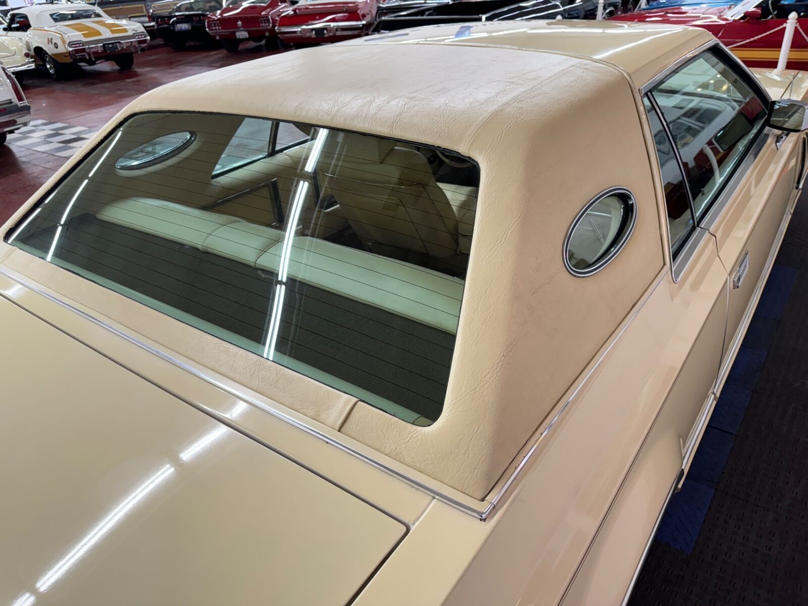 Lincoln-Mark-Series-1979-2-Door-15