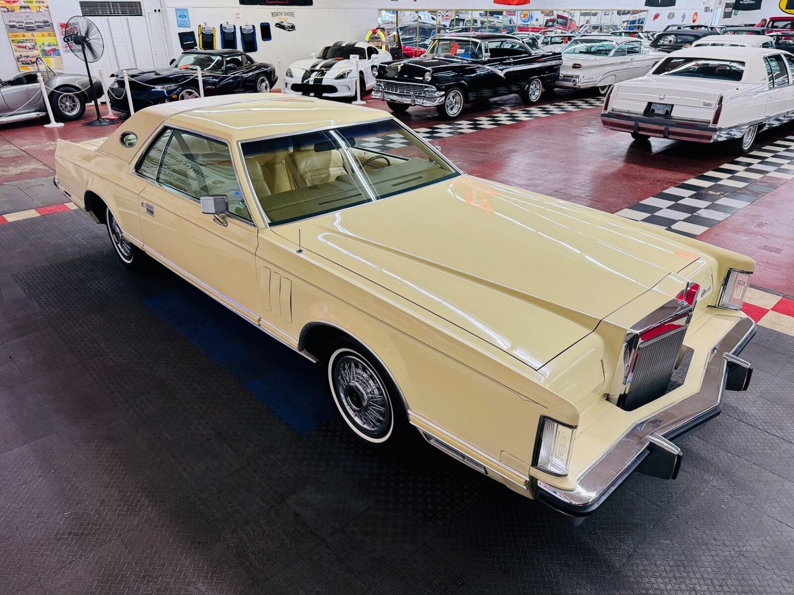 Lincoln-Mark-Series-1979-2-Door-20