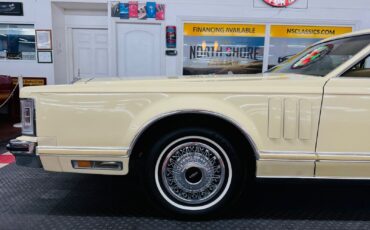 Lincoln-Mark-Series-1979-2-Door-22
