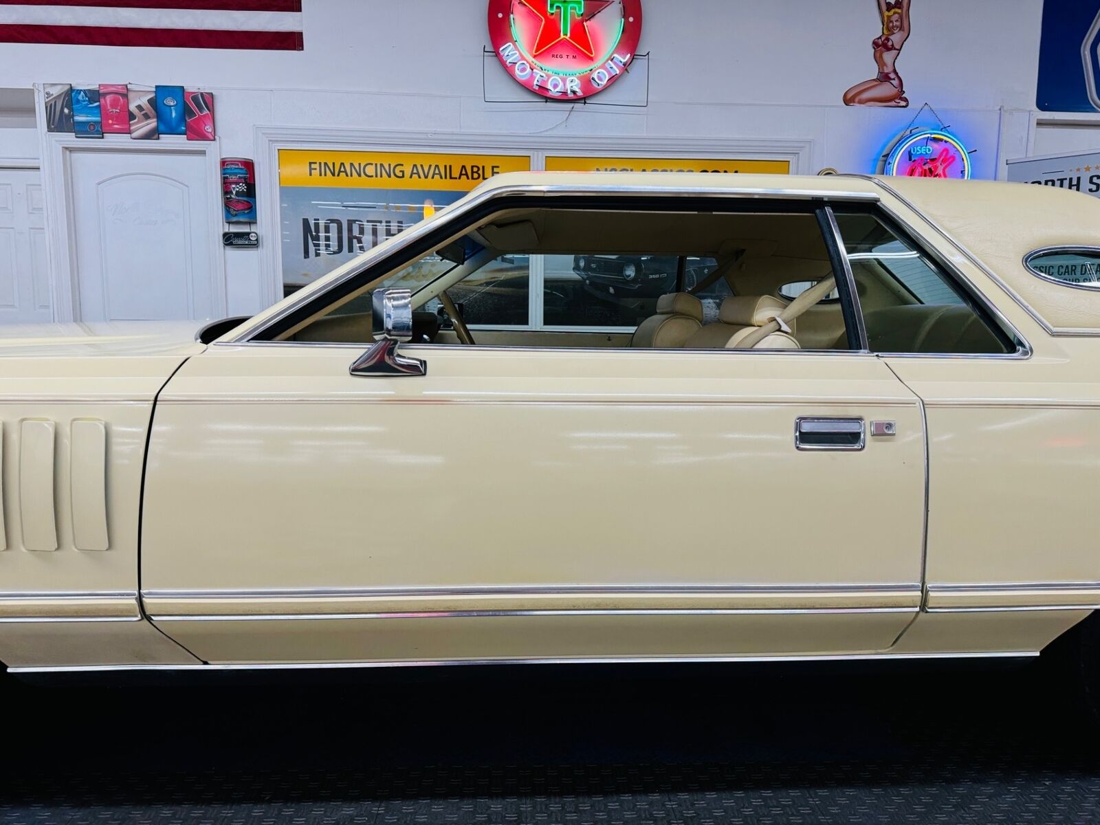 Lincoln-Mark-Series-1979-2-Door-23
