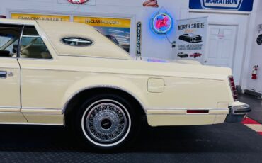 Lincoln-Mark-Series-1979-2-Door-24