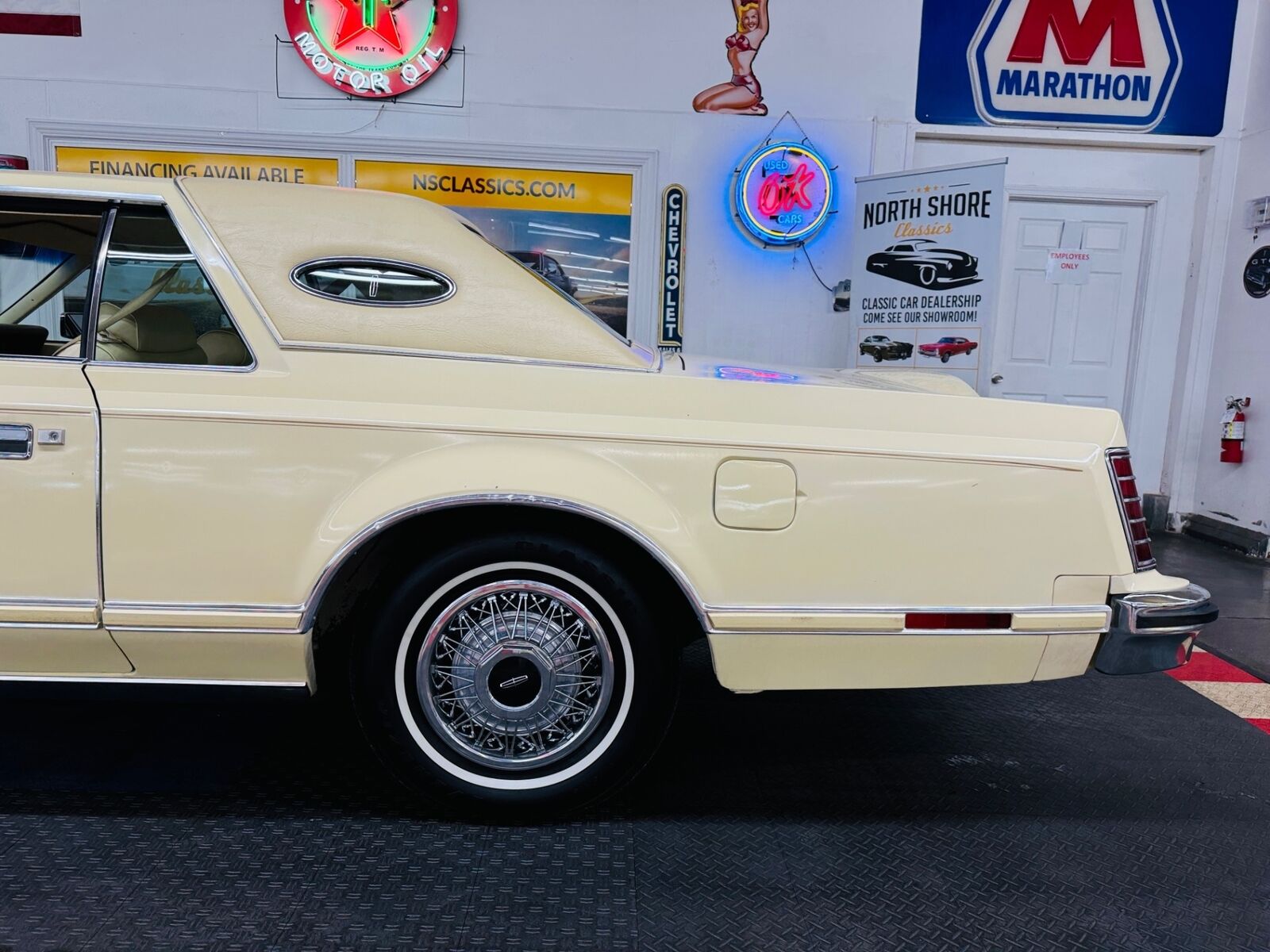 Lincoln-Mark-Series-1979-2-Door-24
