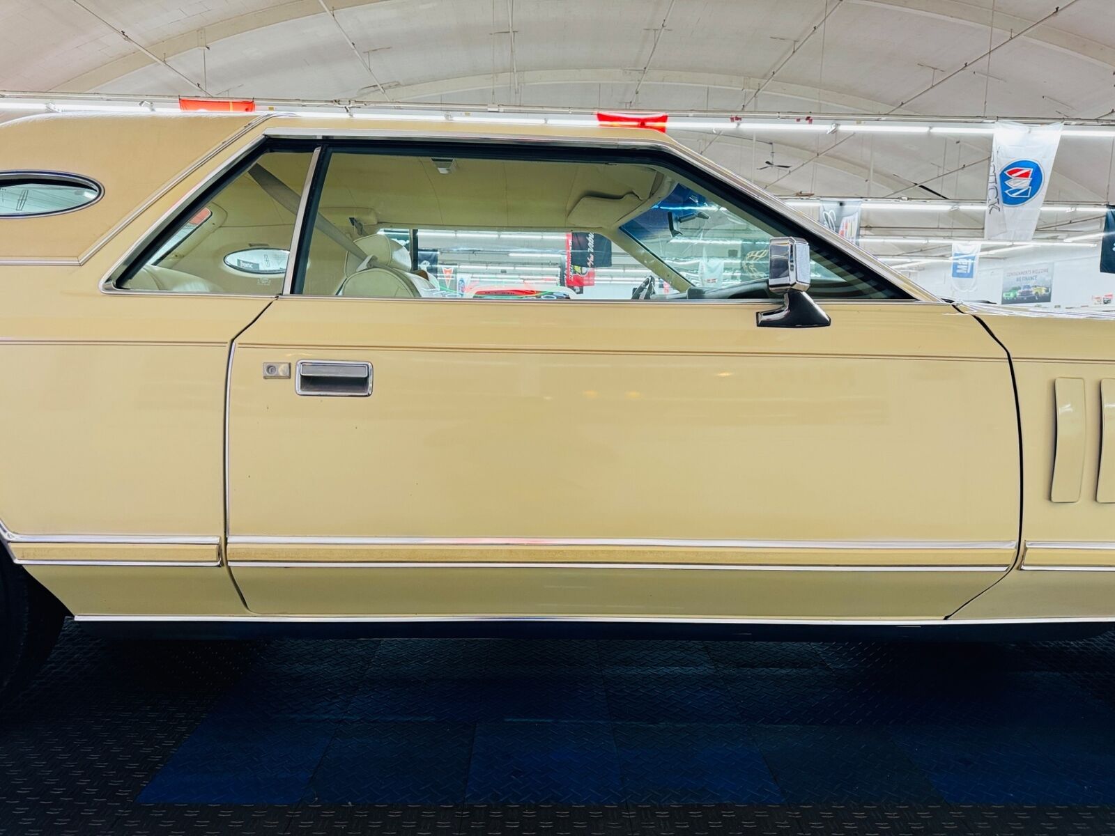 Lincoln-Mark-Series-1979-2-Door-30