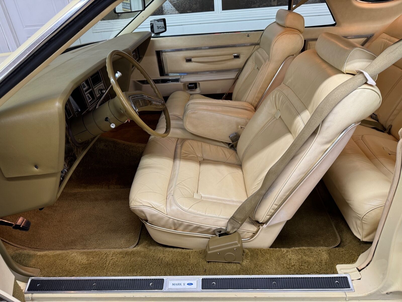 Lincoln-Mark-Series-1979-2-Door-33
