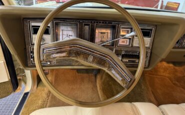 Lincoln-Mark-Series-1979-2-Door-34
