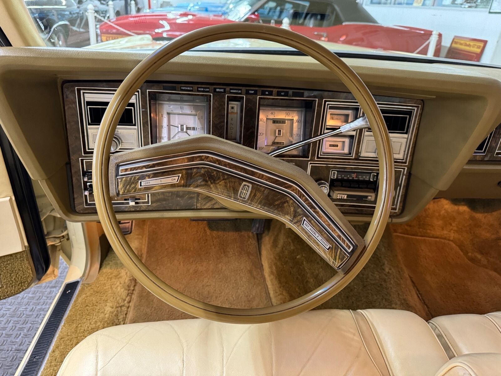 Lincoln-Mark-Series-1979-2-Door-34