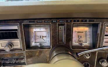 Lincoln-Mark-Series-1979-2-Door-35