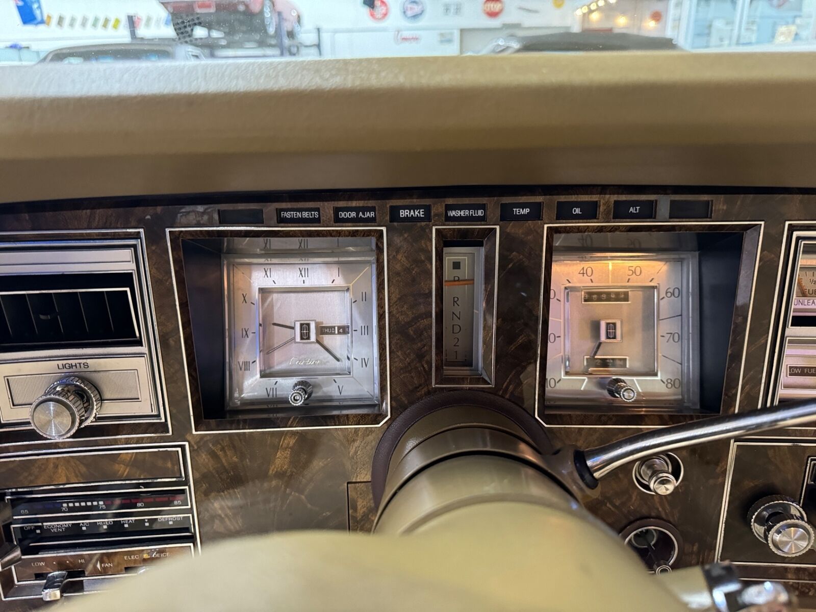 Lincoln-Mark-Series-1979-2-Door-35