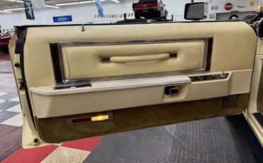 Lincoln-Mark-Series-1979-2-Door-37
