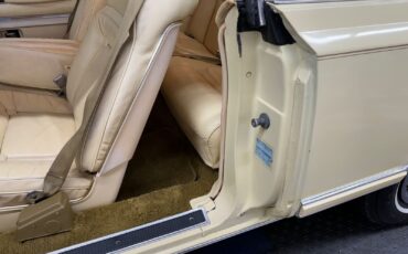 Lincoln-Mark-Series-1979-2-Door-39