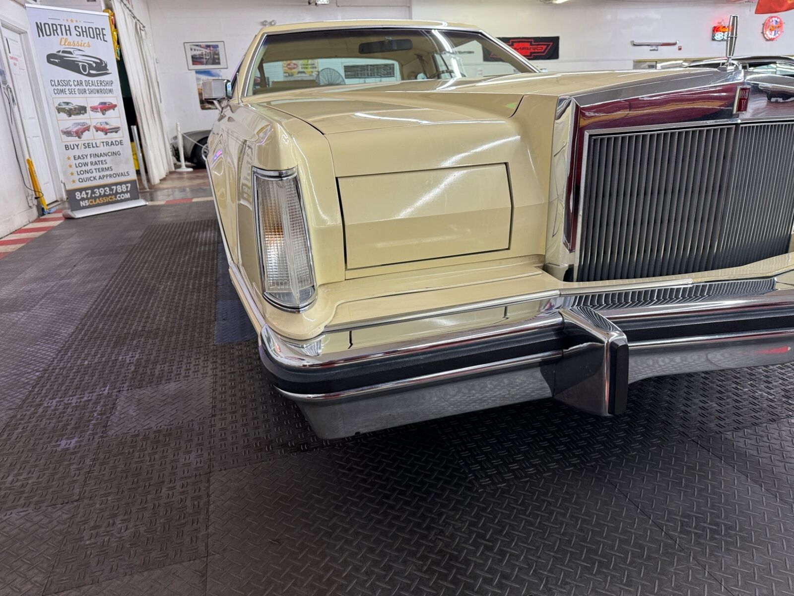 Lincoln-Mark-Series-1979-2-Door-7
