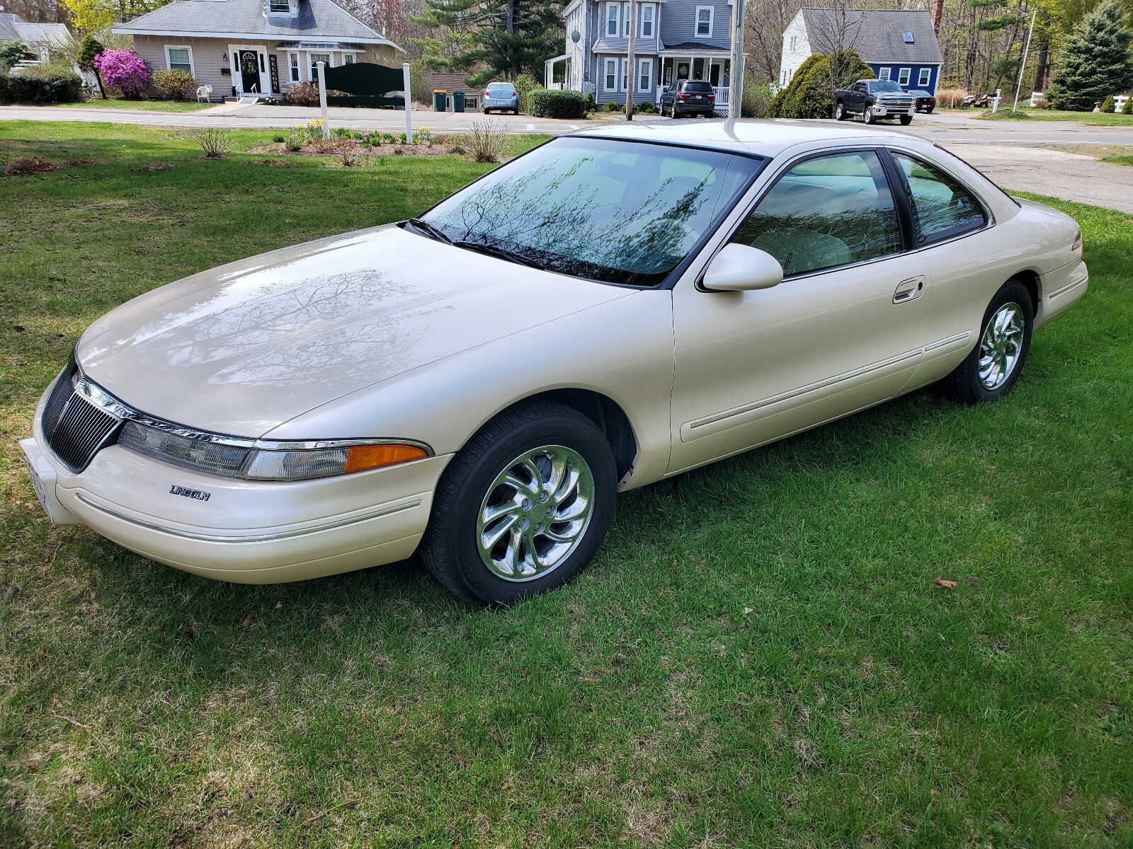 Lincoln-Mark-Series-1995-Coupe-1