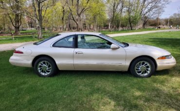 Lincoln-Mark-Series-1995-Coupe-3