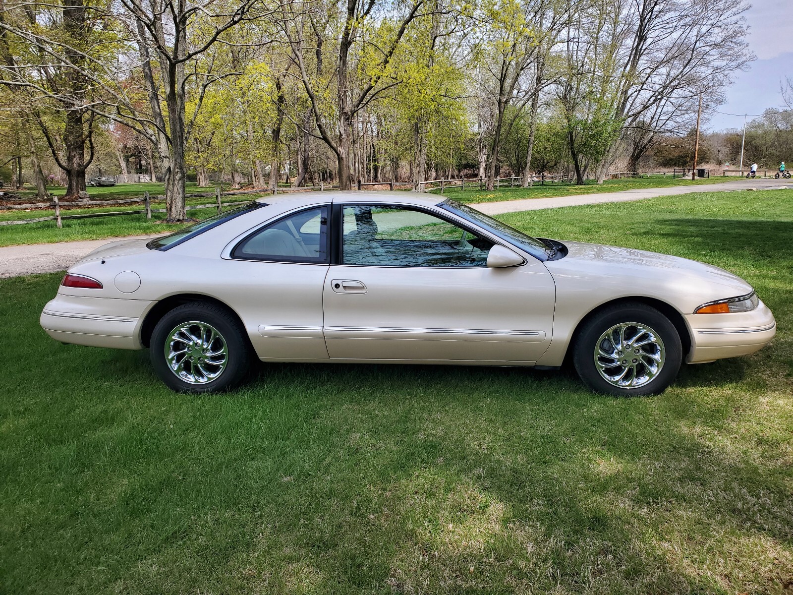 Lincoln-Mark-Series-1995-Coupe-3