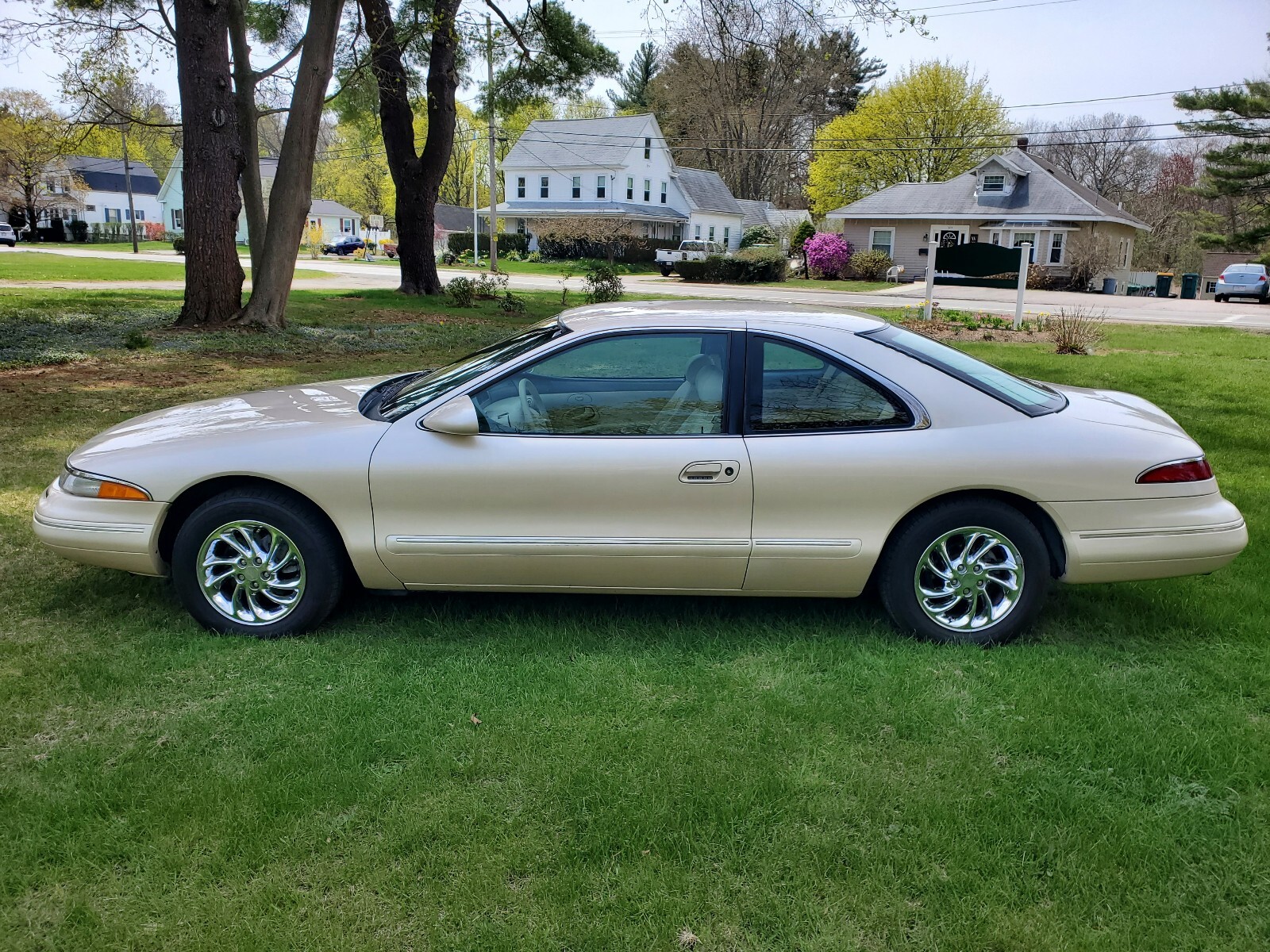Lincoln-Mark-Series-1995-Coupe-4