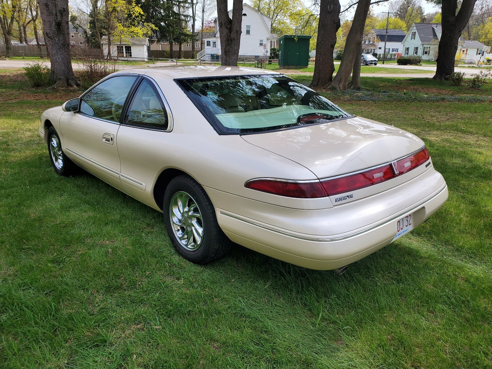 Lincoln-Mark-Series-1995-Coupe-9