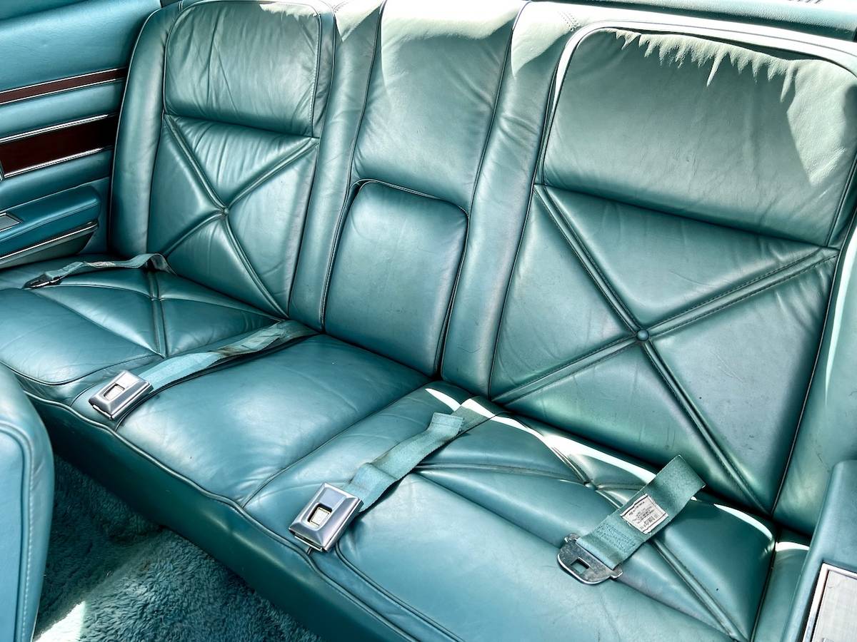 Lincoln-Mark-iii-1970-green-14