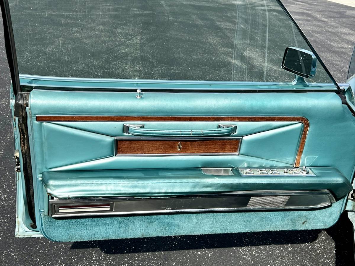 Lincoln-Mark-iii-1970-green-15