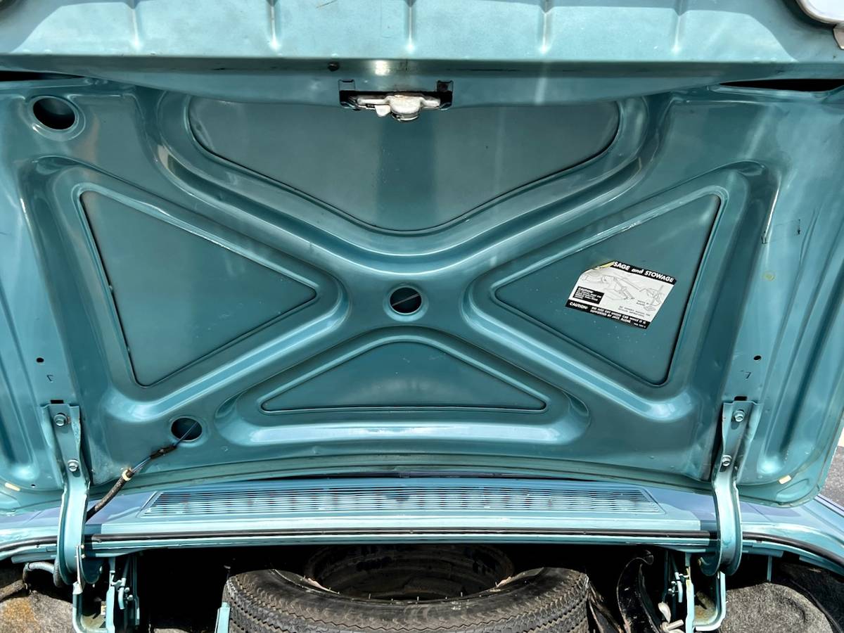 Lincoln-Mark-iii-1970-green-22