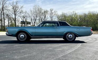 Lincoln-Mark-iii-1970-green-3
