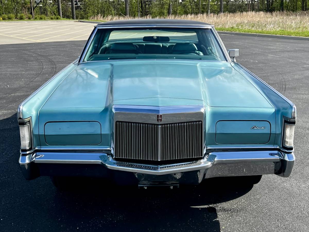 Lincoln-Mark-iii-1970-green-4