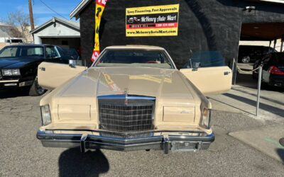 Lincoln Mark v  1979 yellow