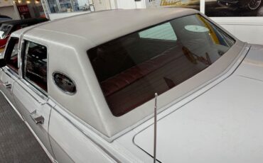 Lincoln-Town-Car-1977-4-Door-13