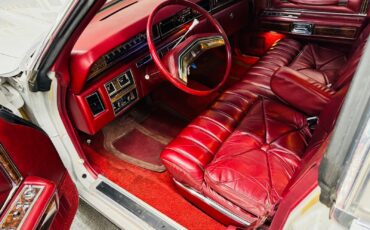 Lincoln-Town-Car-1977-4-Door-14