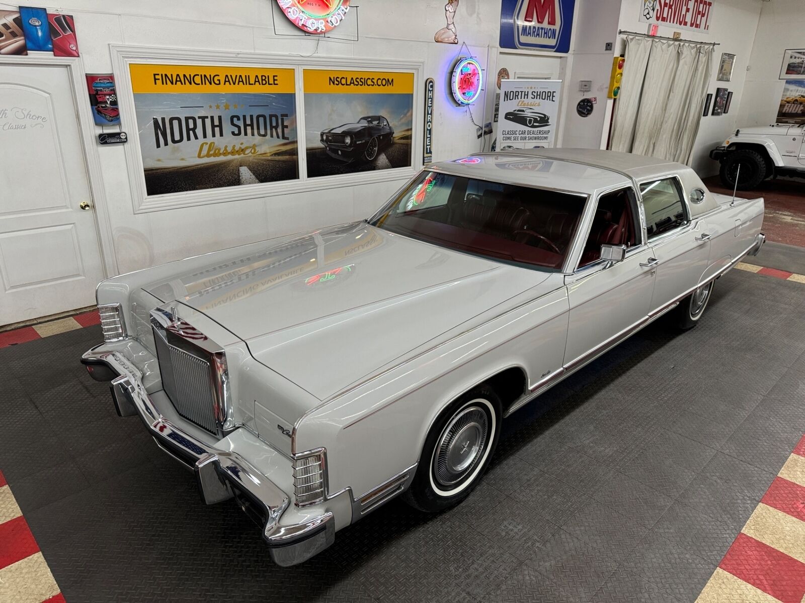 Lincoln-Town-Car-1977-4-Door-17