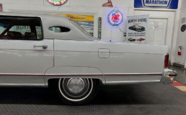Lincoln-Town-Car-1977-4-Door-23