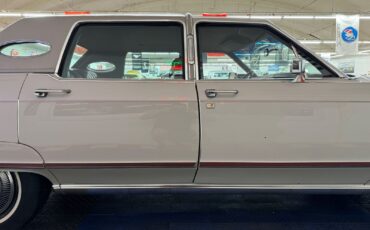 Lincoln-Town-Car-1977-4-Door-27