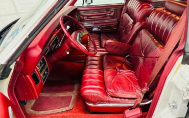 Lincoln-Town-Car-1977-4-Door-31