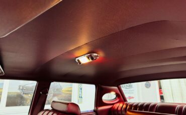 Lincoln-Town-Car-1977-4-Door-38
