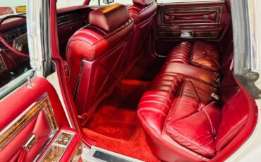 Lincoln-Town-Car-1977-4-Door-39
