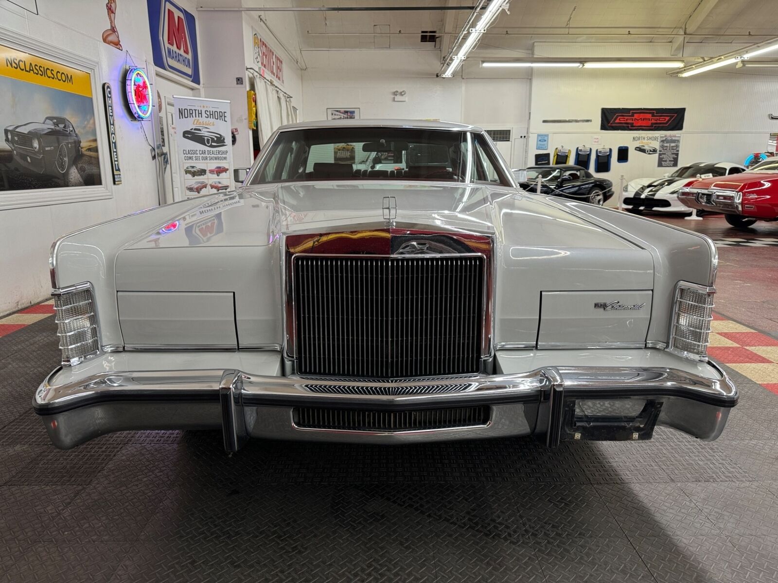 Lincoln-Town-Car-1977-4-Door-6