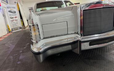Lincoln-Town-Car-1977-4-Door-7