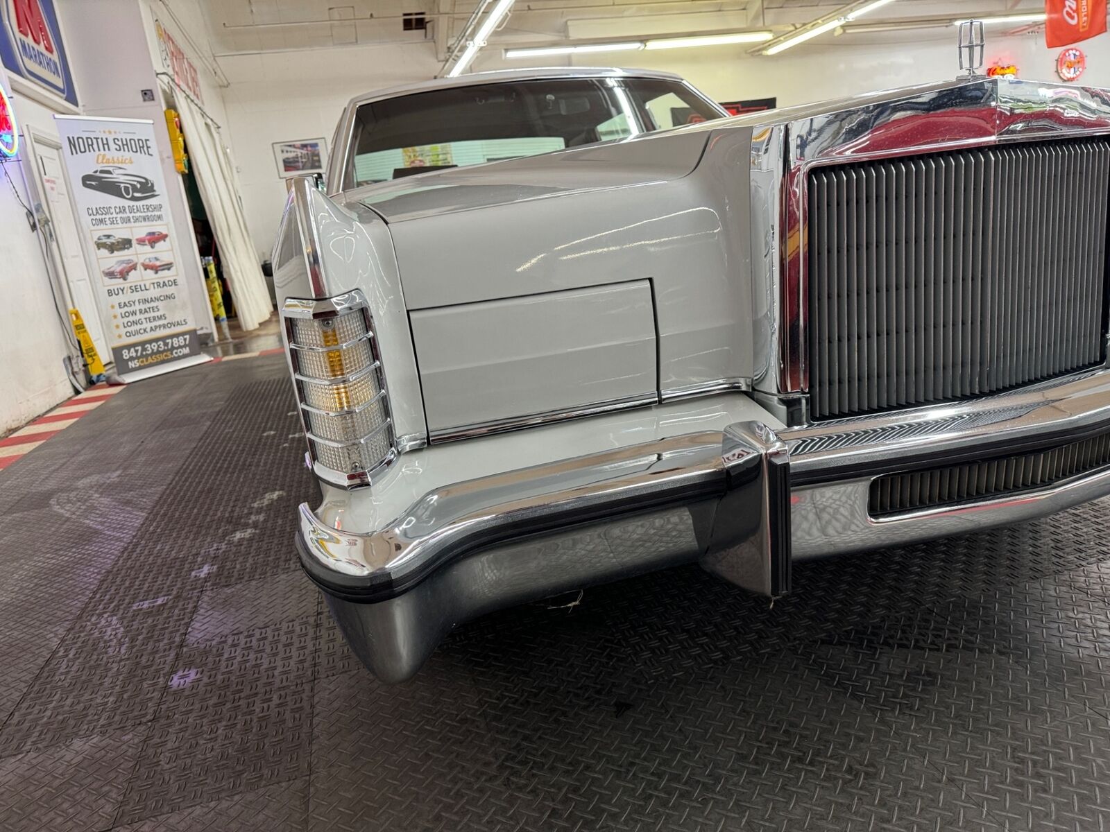Lincoln-Town-Car-1977-4-Door-7
