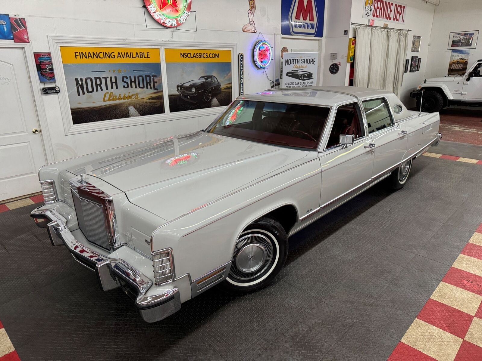 Lincoln-Town-Car-1977-4-Door