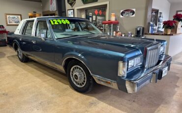 Lincoln-Town-Car-1985-Sedan-1