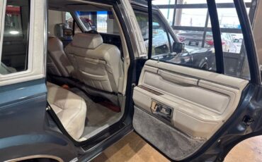 Lincoln-Town-Car-1985-Sedan-11